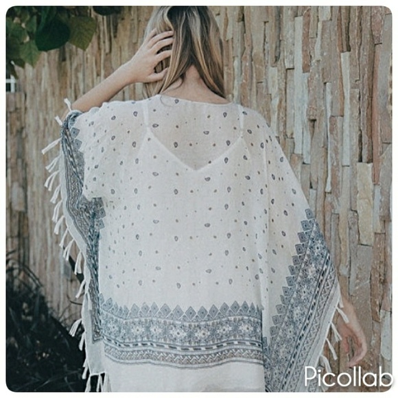 Ivory Paisley Kimono with Tassel - Picture 4 of 4